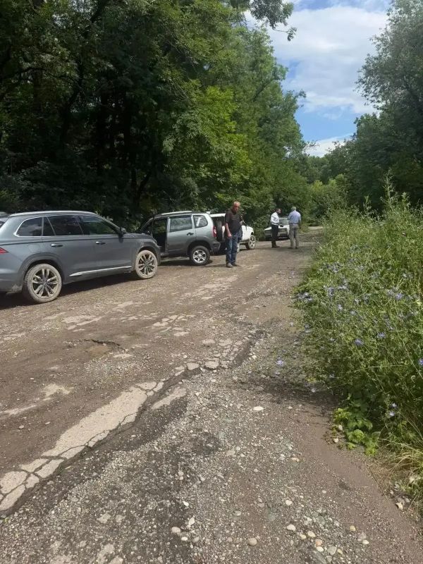 В Черкесске приступили к ликвидации последствий обильных осадков В Черкесске приступили к ликвидации последствий обильных осадков