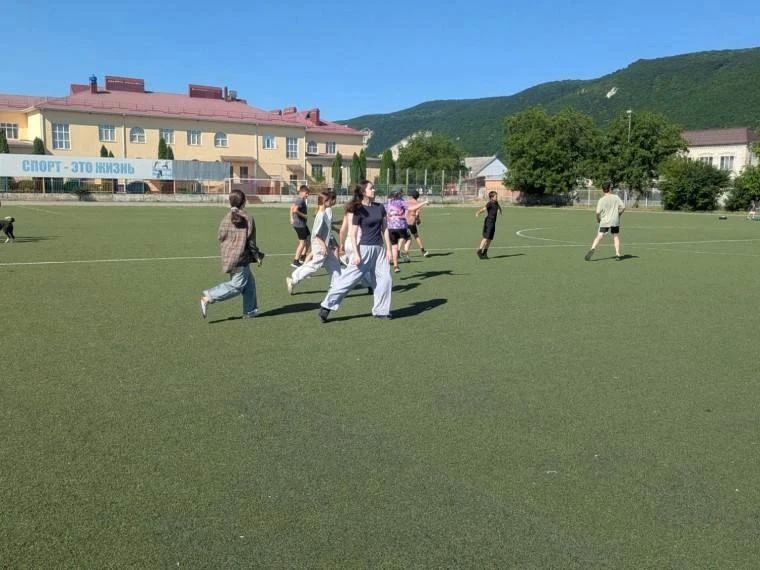 В Усть-Джегутинском районе прошло открытое тренировочное занятие по легкой атлетике В Усть-Джегутинском районе прошло открытое тренировочное занятие по легкой атлетике