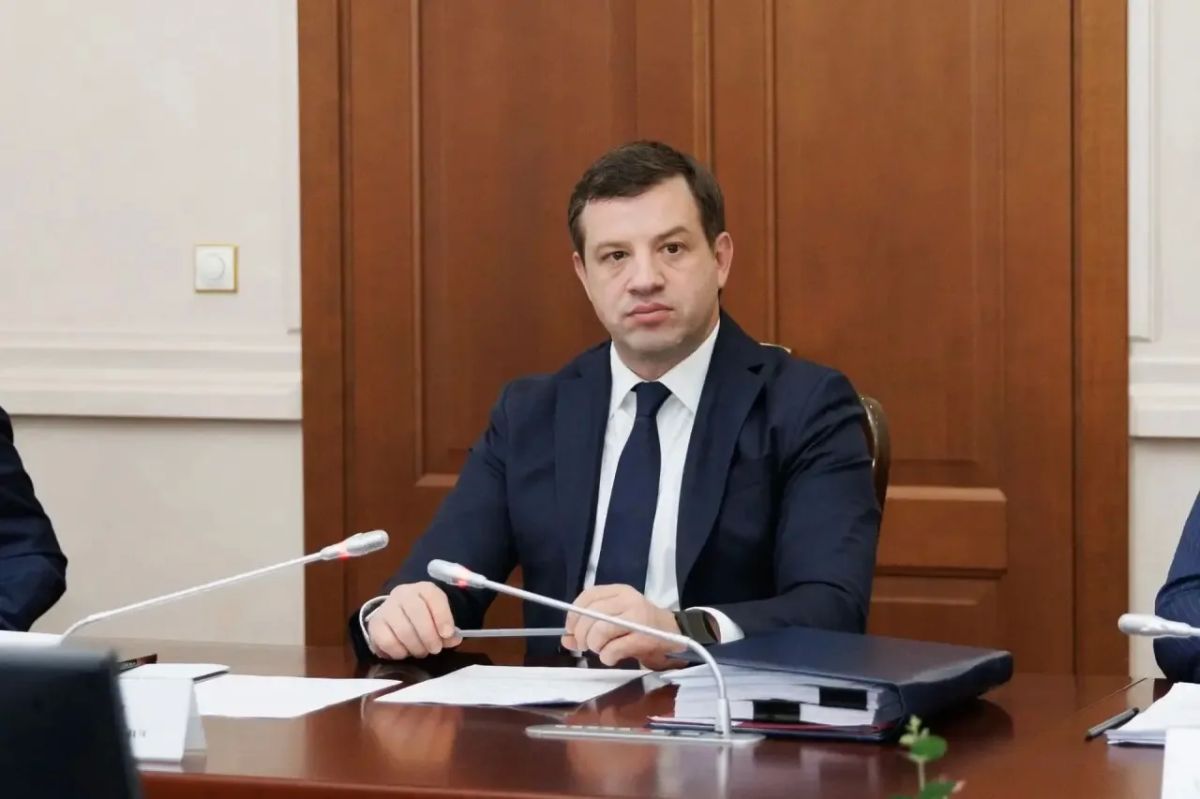 Под председательством Премьер-министра КЧР Мурата Аргунова прошло заседание Правительства региона, на котором рассмотрели более 20 вопросов Под председательством Премьер-министра КЧР Мурата Аргунова прошло заседание Правительства региона, на котором рассмотрели более 20 вопросов
