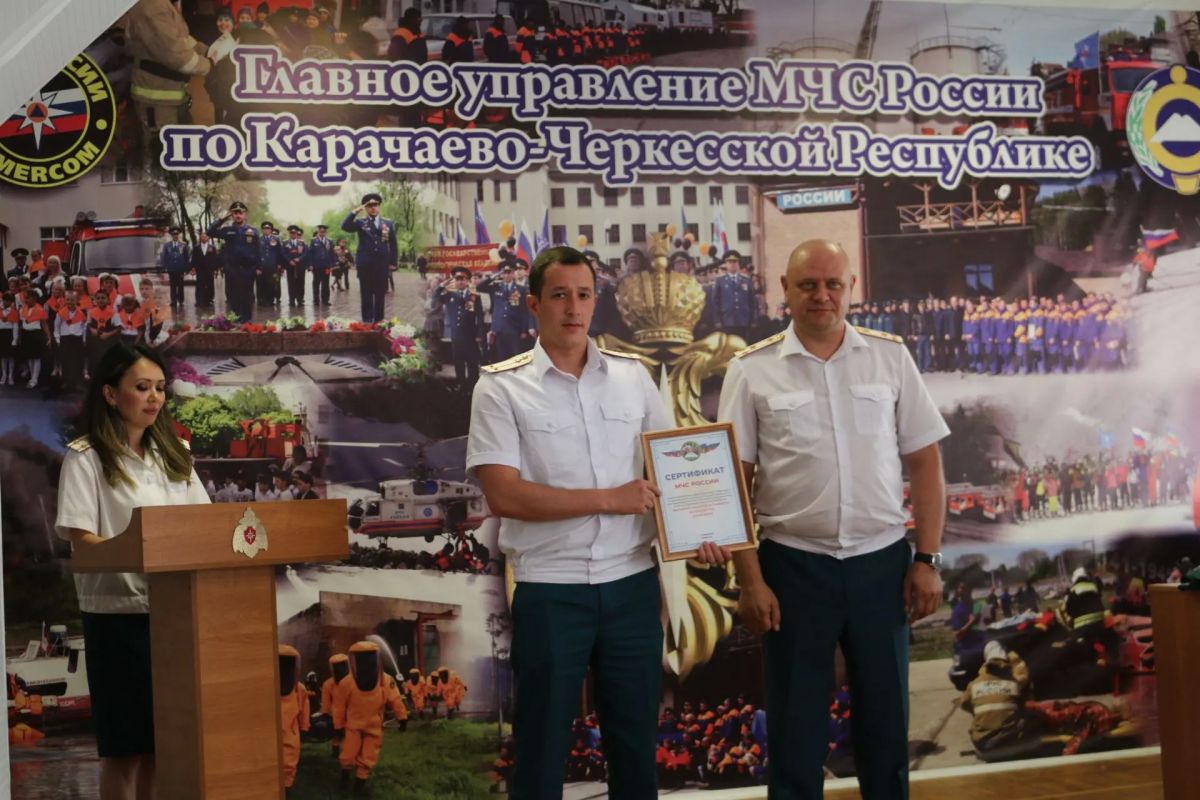 По традиции состоялось награждение и поощрение достойных сотрудников, ветеранов службы По традиции состоялось награждение и поощрение достойных сотрудников, ветеранов службы