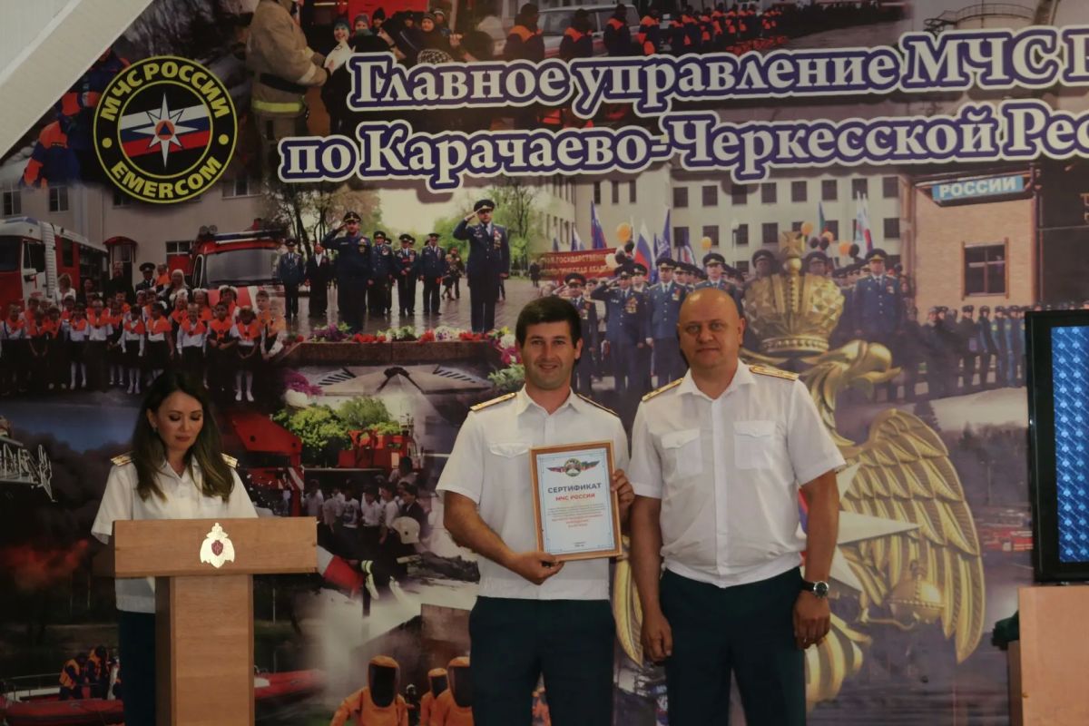 По традиции состоялось награждение и поощрение достойных сотрудников, ветеранов службы По традиции состоялось награждение и поощрение достойных сотрудников, ветеранов службы