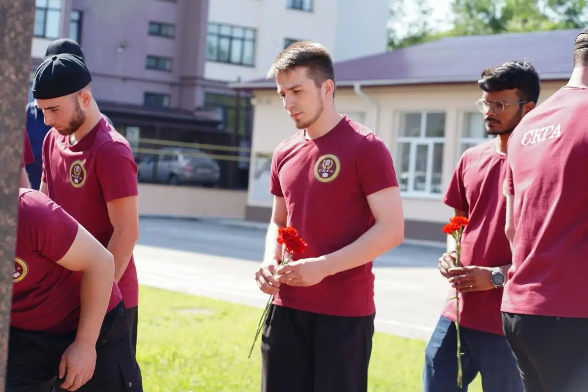 Студенты-медики СКГА продолжили гуманитарную миссию в ростовском военном госпитале Студенты-медики СКГА продолжили гуманитарную миссию в ростовском военном госпитале