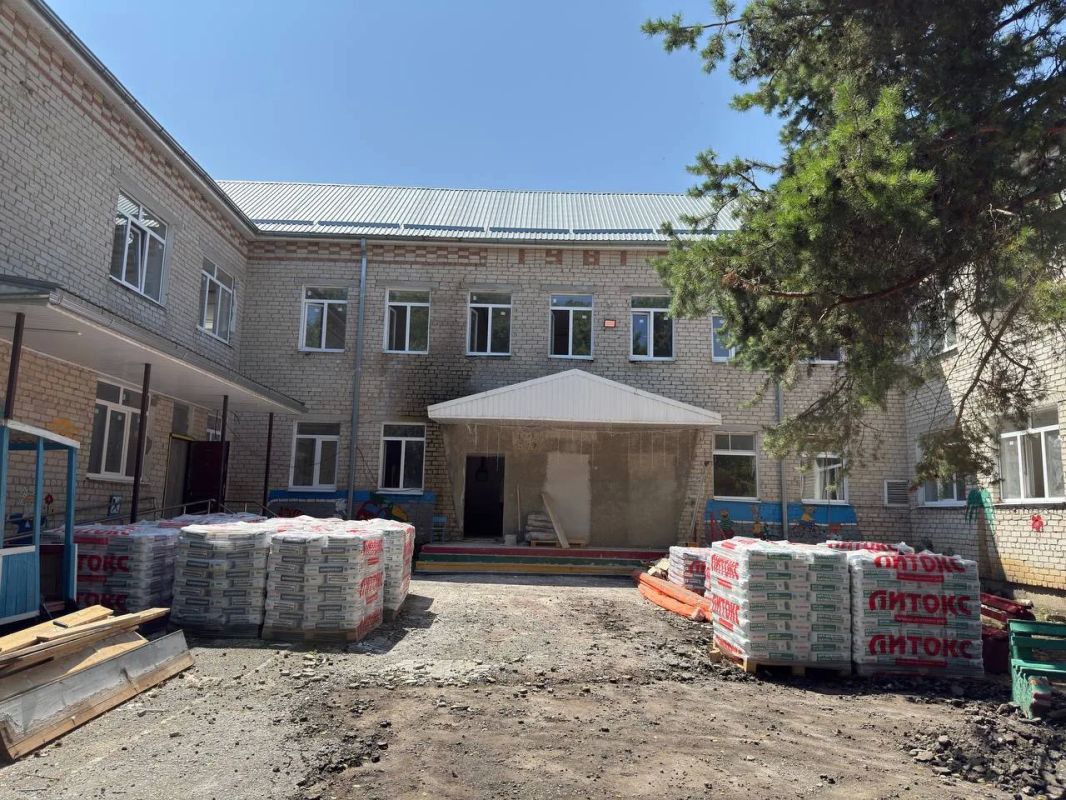 В поселке Кавказском Прикубанского района продолжается капитальный ремонт детского сада «Улыбка» В поселке Кавказском Прикубанского района продолжается капитальный ремонт детского сада «Улыбка»