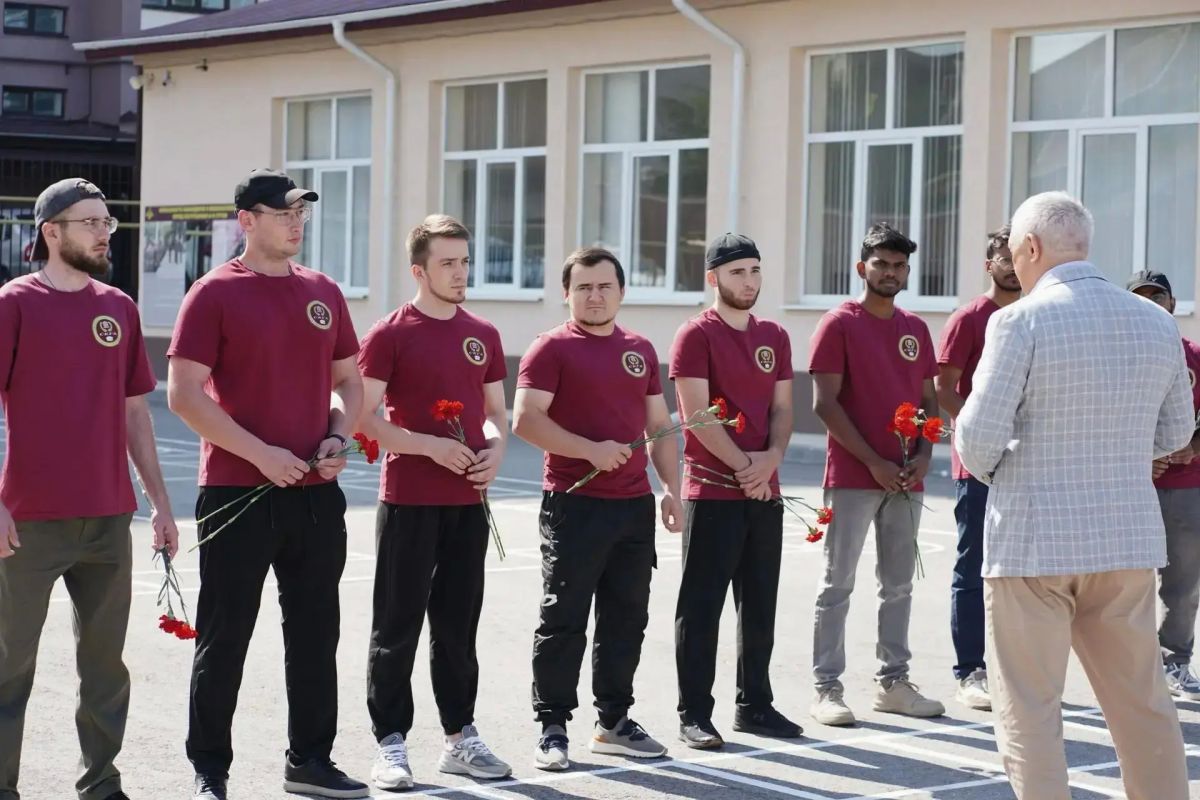 Студенты-медики СКГА продолжили гуманитарную миссию в ростовском военном госпитале Студенты-медики СКГА продолжили гуманитарную миссию в ростовском военном госпитале