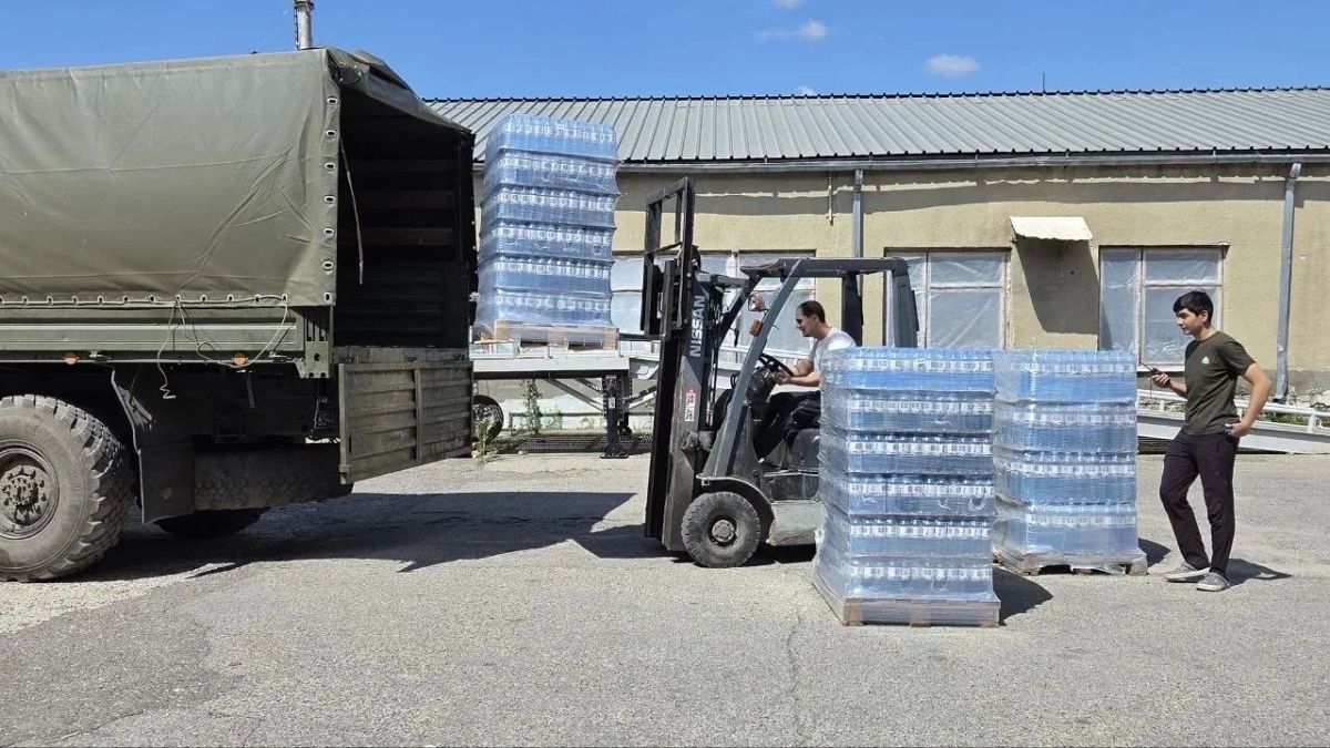 Военные следователи Южного военного округа оказали гуманитарную помощь участникам специальной военной операции Военные следователи Южного военного округа оказали гуманитарную помощь участникам специальной военной операции