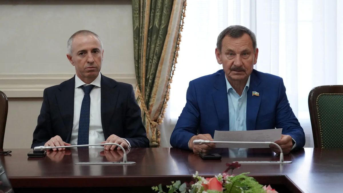 Владимир Умалатов провел расширенной заседание Комитета по законодательству Владимир Умалатов провел расширенной заседание Комитета по законодательству