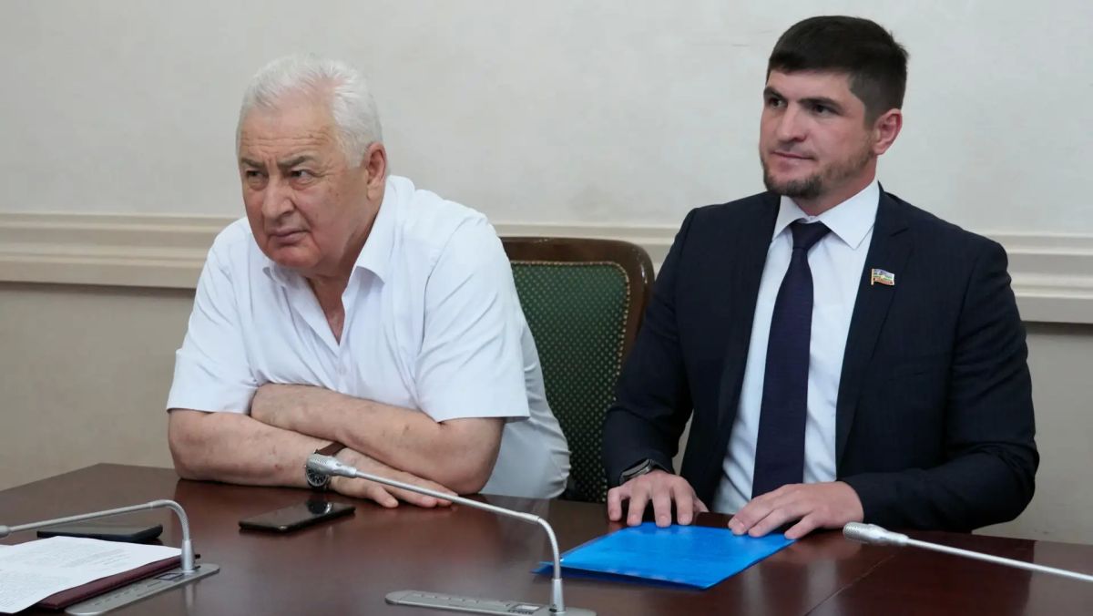 Владимир Умалатов провел расширенной заседание Комитета по законодательству Владимир Умалатов провел расширенной заседание Комитета по законодательству