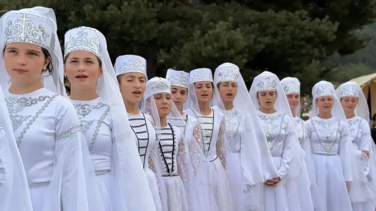 В детском палаточном лагере «Альтаир» прошел республиканский фестиваль творческих коллективов В детском палаточном лагере «Альтаир» прошел республиканский фестиваль творческих коллективов