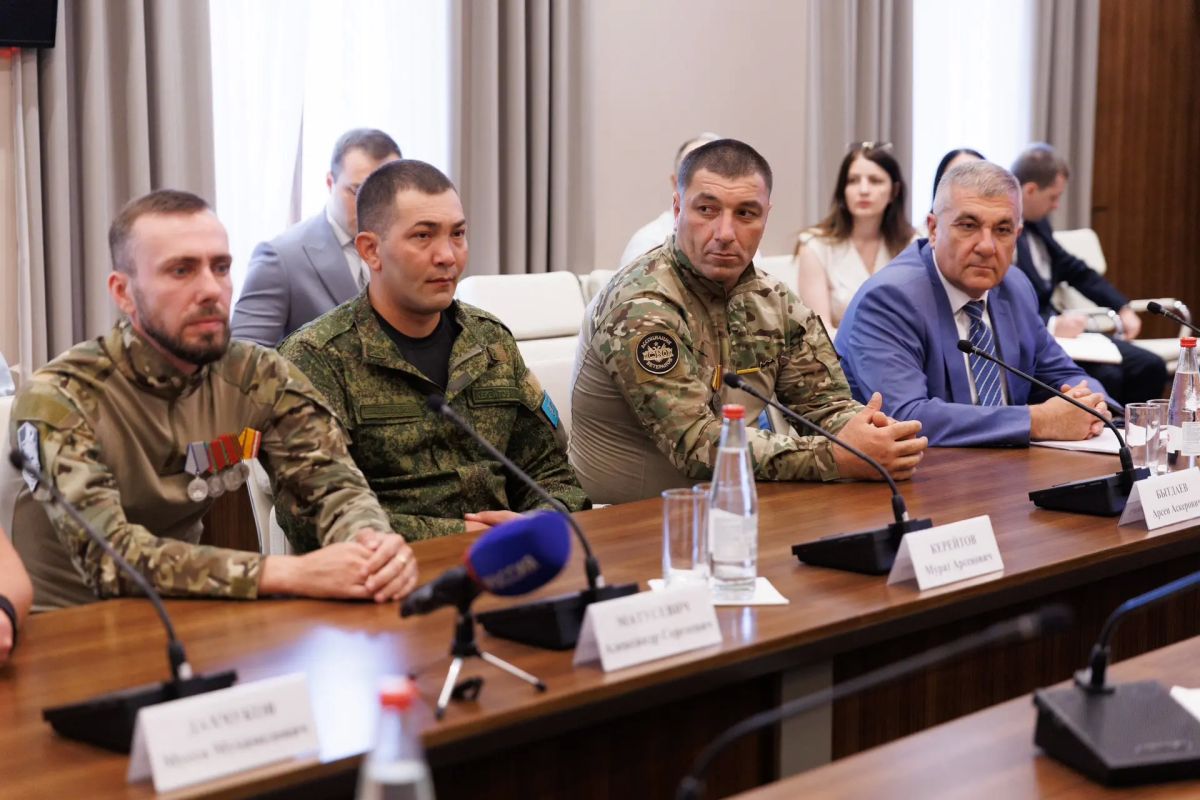 Рашид Темрезов: Сегодня встретился с нашими земляками - участниками специальной военной операции и их родными Рашид Темрезов: Сегодня встретился с нашими земляками - участниками специальной военной операции и их родными