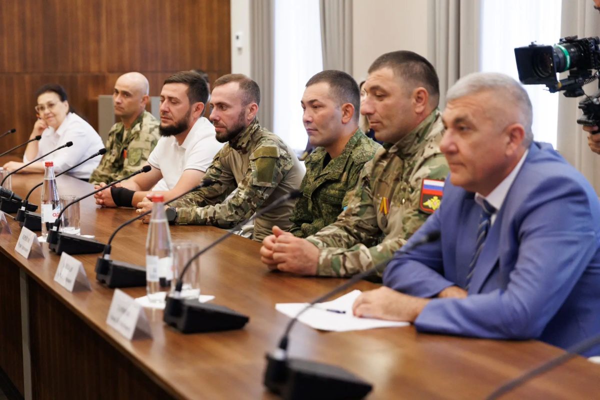 Рашид Темрезов: Сегодня встретился с нашими земляками - участниками специальной военной операции и их родными Рашид Темрезов: Сегодня встретился с нашими земляками - участниками специальной военной операции и их родными