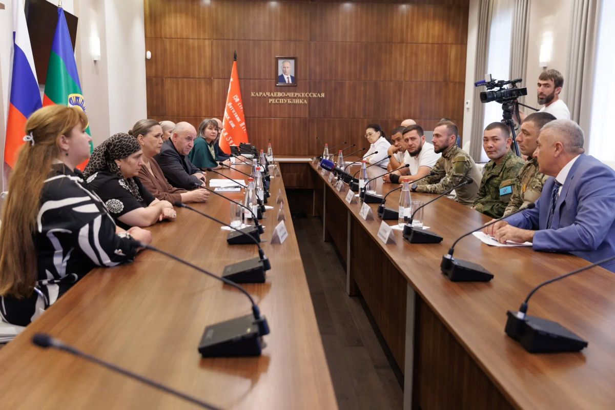 Рашид Темрезов: Сегодня встретился с нашими земляками - участниками специальной военной операции и их родными Рашид Темрезов: Сегодня встретился с нашими земляками - участниками специальной военной операции и их родными