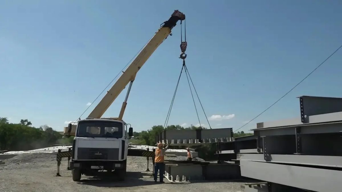 Продолжается капремонт моста через реку Малый Зеленчук на 42-м км федеральной трассы Р-217 «Кавказ» Продолжается капремонт моста через реку Малый Зеленчук на 42-м км федеральной трассы Р-217 «Кавказ»