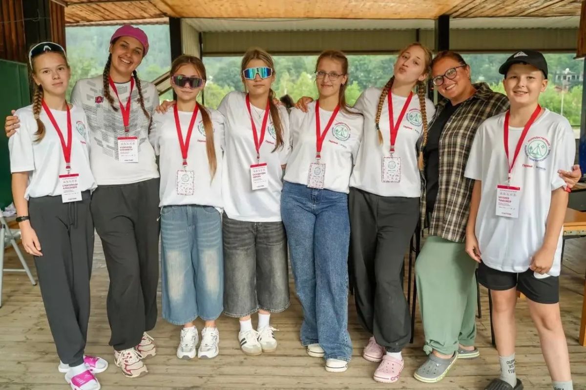 Заряжайся с чемпионами!. Когда ты в походе, утро начинается не с кофе, а с зарядки Заряжайся с чемпионами!. Когда ты в походе, утро начинается не с кофе, а с зарядки