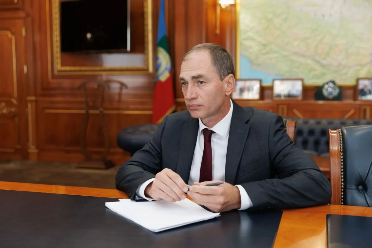 Рашид Темрезов: Провёл рабочее совещание с Председателем Правительства КЧР Муратом Аргуновым и Вице-премьером Евгением Поляковым Рашид Темрезов: Провёл рабочее совещание с Председателем Правительства КЧР Муратом Аргуновым и Вице-премьером Евгением Поляковым