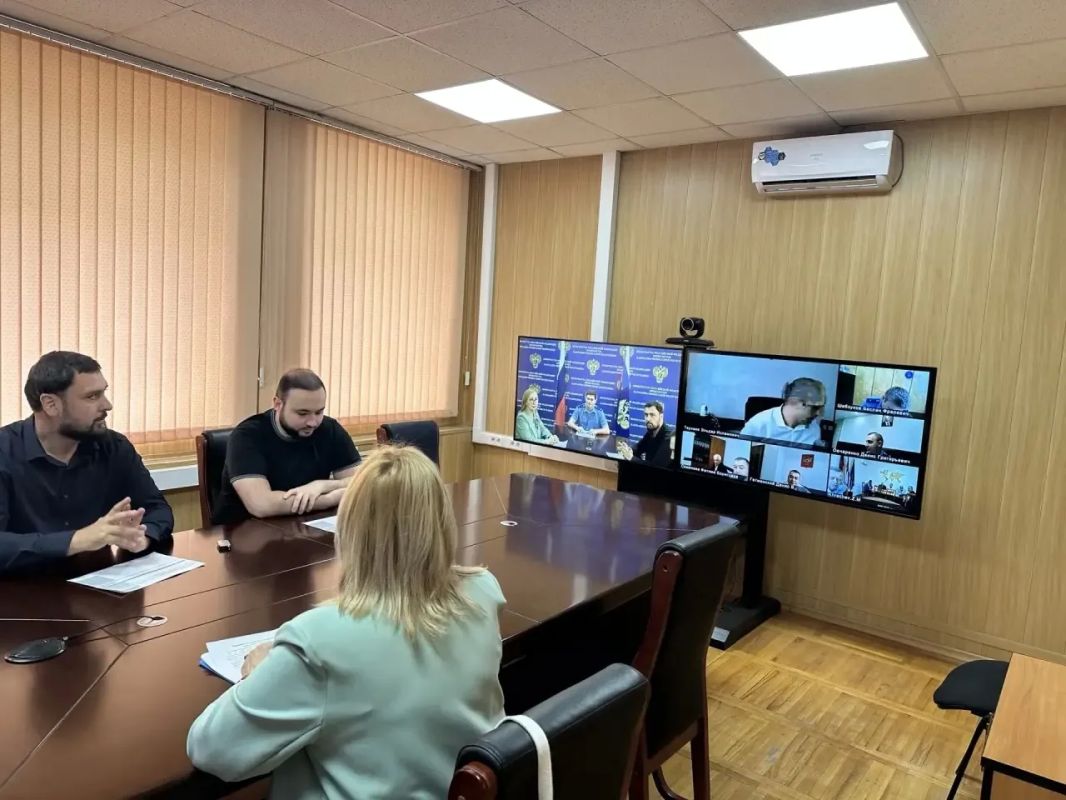 Вопросы готовности образовательных учреждений к новому учебному году обсуждены на совещании в прокуратуре республики Вопросы готовности образовательных учреждений к новому учебному году обсуждены на совещании в прокуратуре республики