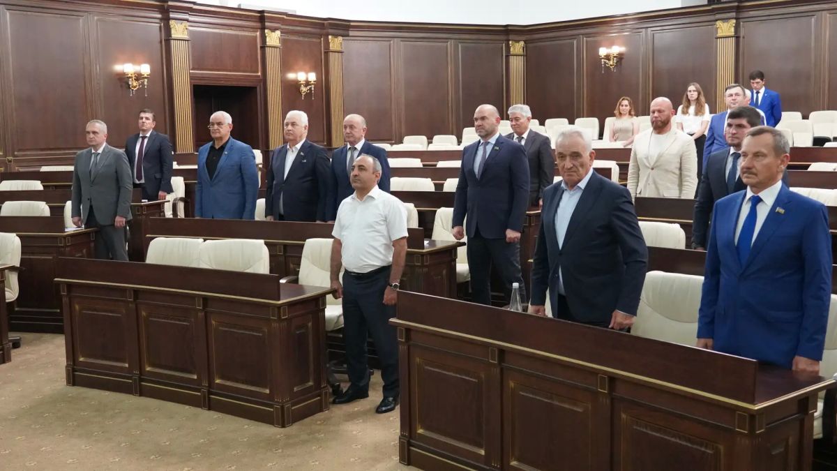 В Парламенте КЧР состоялась экстренная 26 сессия VII созыва В Парламенте КЧР состоялась экстренная 26 сессия VII созыва