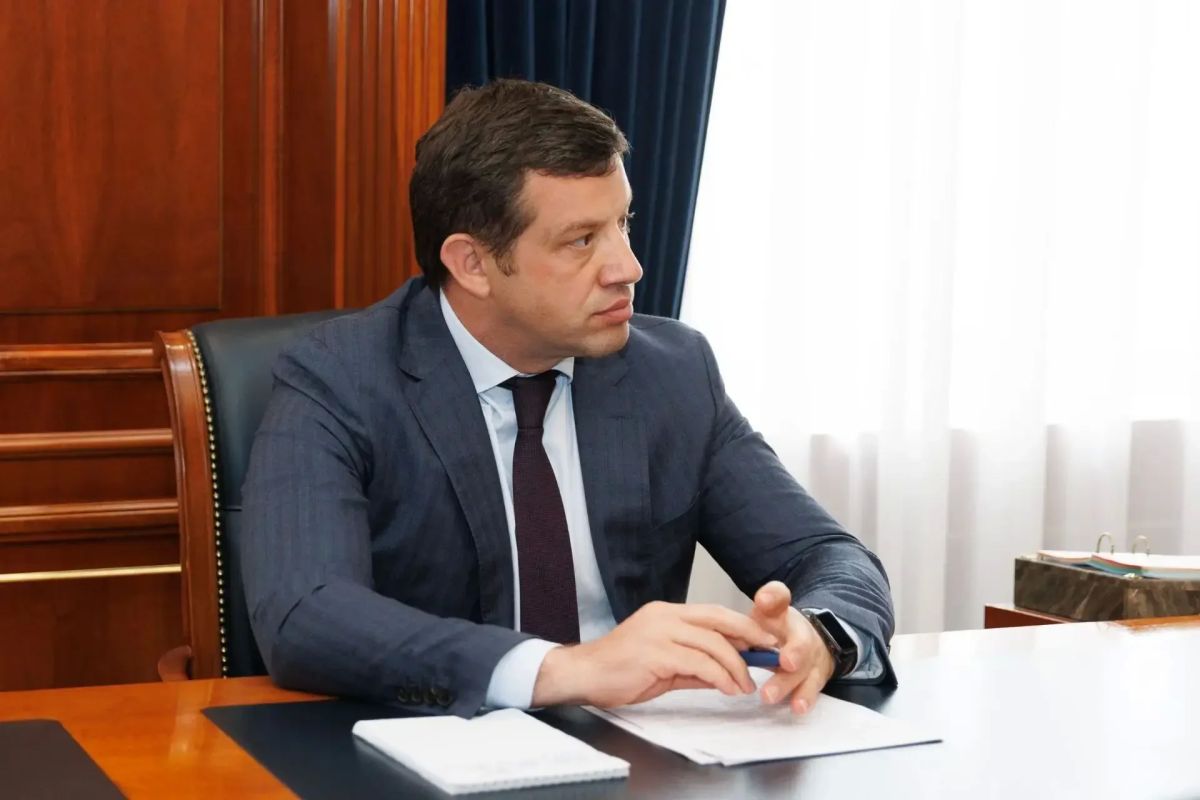 Рашид Темрезов: Провёл рабочее совещание с Председателем Правительства КЧР Муратом Аргуновым и Вице-премьером Евгением Поляковым Рашид Темрезов: Провёл рабочее совещание с Председателем Правительства КЧР Муратом Аргуновым и Вице-премьером Евгением Поляковым
