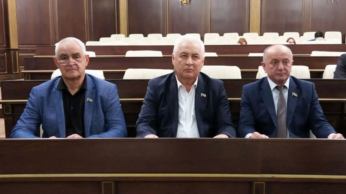 В Народном Собрании КЧР состоялась экстренная 26 сессия VII созыва В Народном Собрании КЧР состоялась экстренная 26 сессия VII созыва