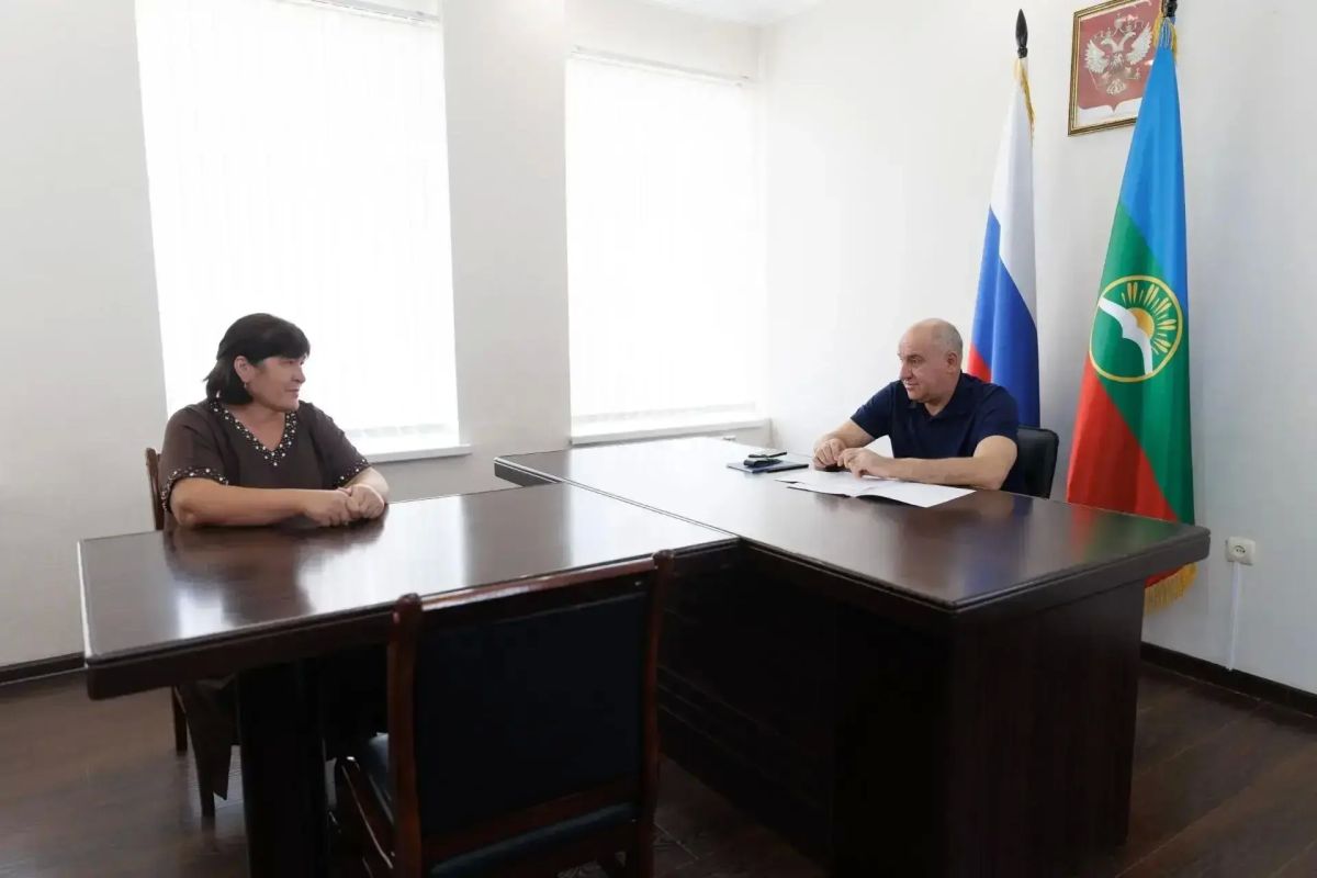Рашид Темрезов провёл приём граждан в Ногайском районе Рашид Темрезов провёл приём граждан в Ногайском районе