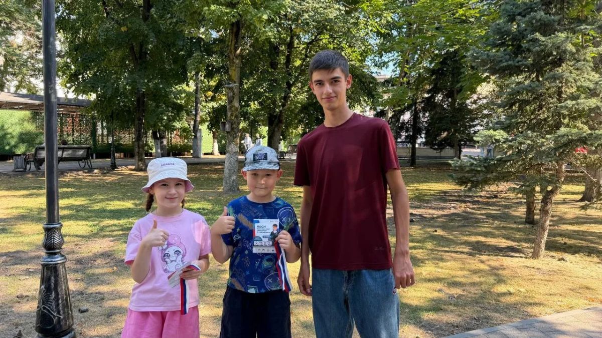 Сегодня прошла акция «Мой триколор», посвящённая Дню Государственного флага Российской Федерации! Сегодня прошла акция «Мой триколор», посвящённая Дню Государственного флага Российской Федерации!