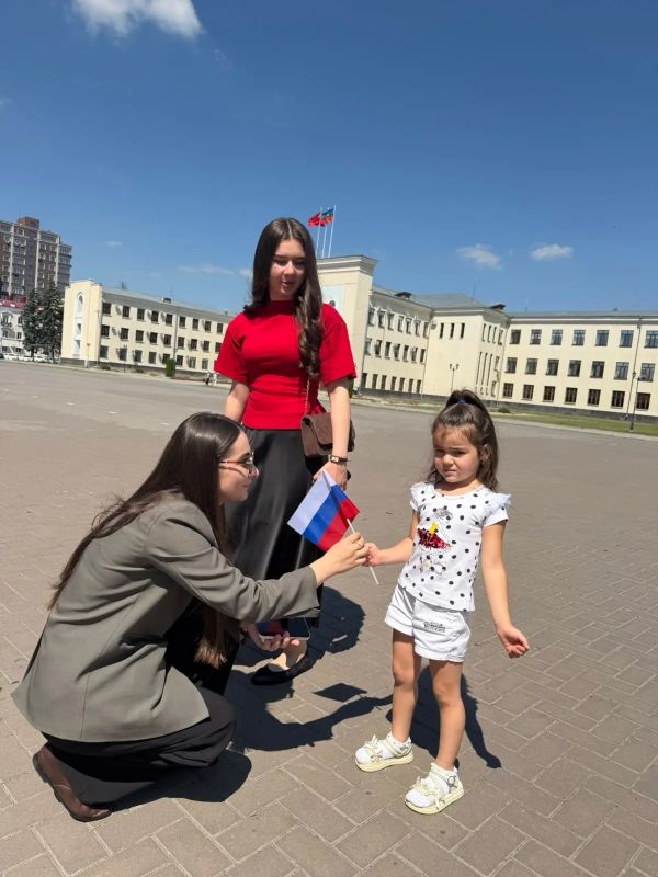 22 августа в России отмечается День Государственного флага Российской Федерации 22 августа в России отмечается День Государственного флага Российской Федерации