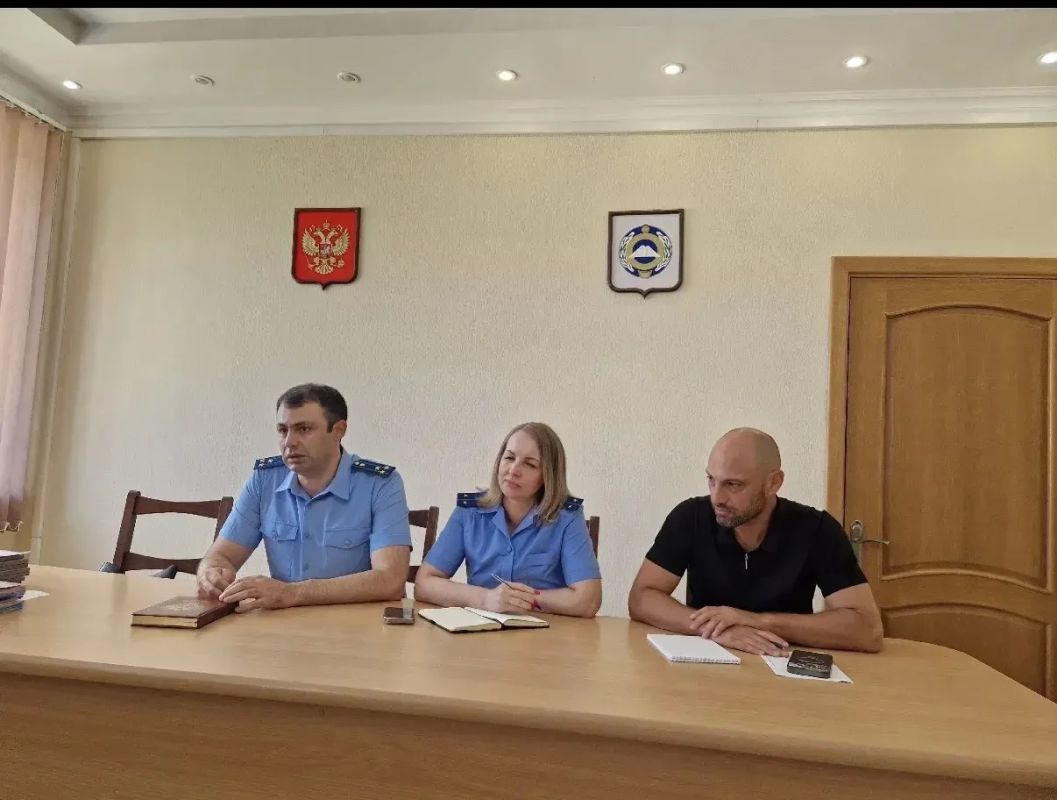 Прокурорами проведены тематические приемы граждан Прокурорами проведены тематические приемы граждан