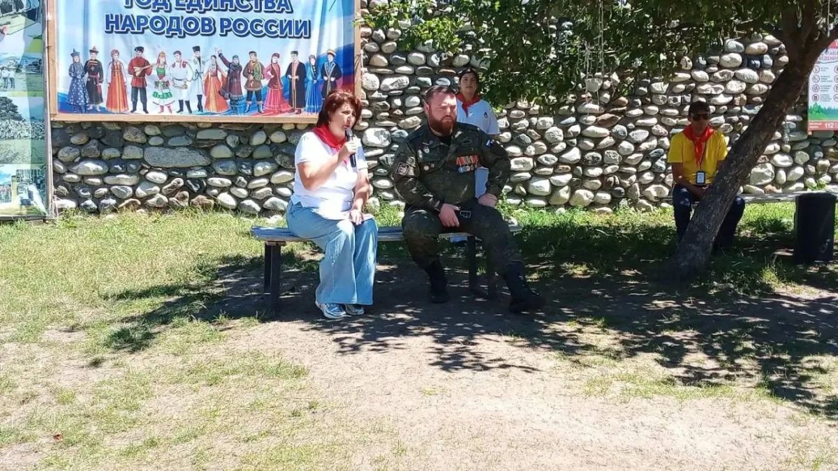 В Теберде прошло мероприятие «Диалоги с Героями», посвященное празднованию Дня Государственного флага Российской Федерации В Теберде прошло мероприятие «Диалоги с Героями», посвященное празднованию Дня Государственного флага Российской Федерации