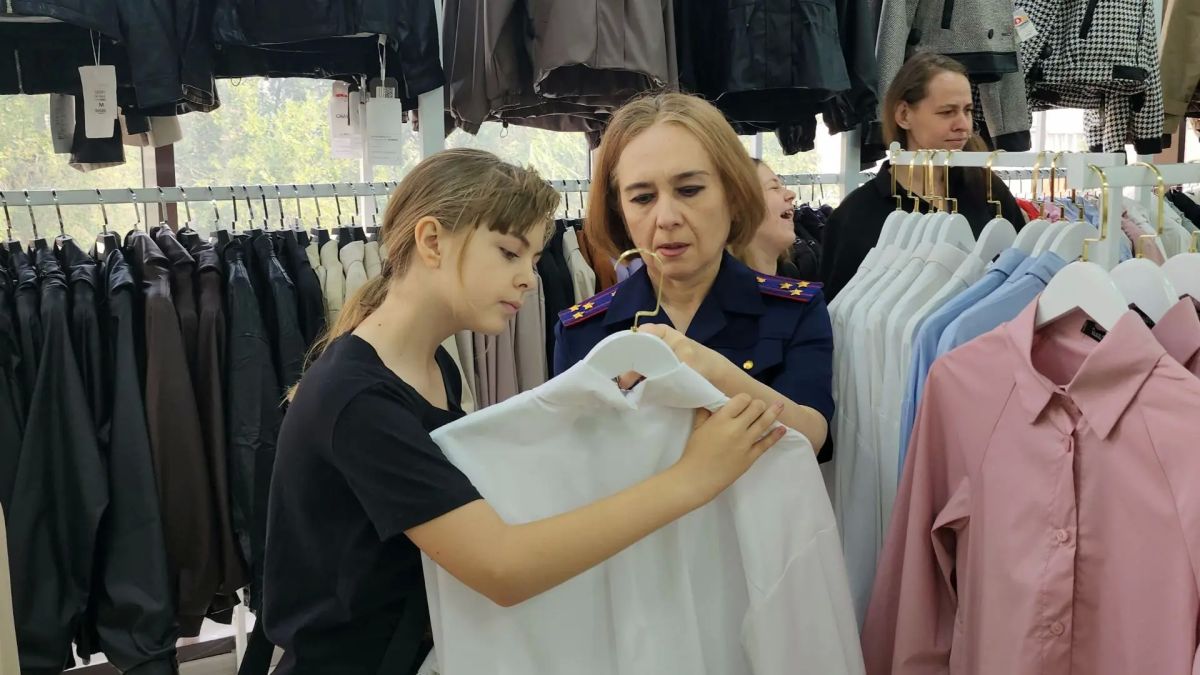 В преддверии Дня знаний офицеры регионального следственного управления приняли участие в акции «Поможем собраться в школу» В преддверии Дня знаний офицеры регионального следственного управления приняли участие в акции «Поможем собраться в школу»