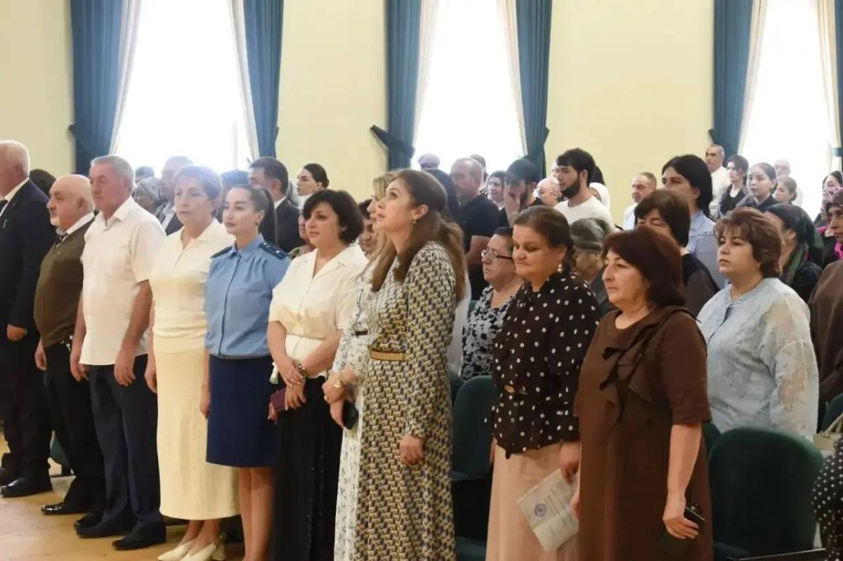 В Малокарачаевском районе с участием прокурорского работника состоялась ежегодная августовская конференция педагогов В Малокарачаевском районе с участием прокурорского работника состоялась ежегодная августовская конференция педагогов