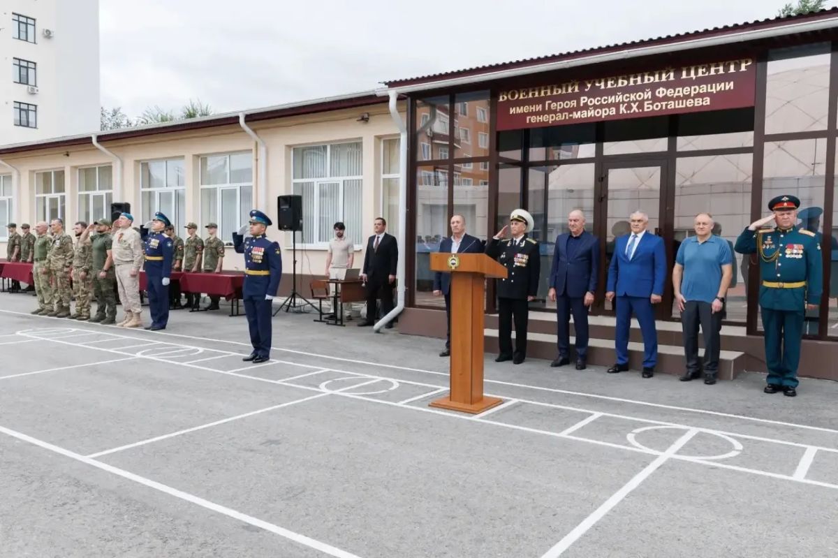 В Военном учебном центре им. К. Боташева при СКГА - первый выпуск! В Военном учебном центре им. К. Боташева при СКГА - первый выпуск!