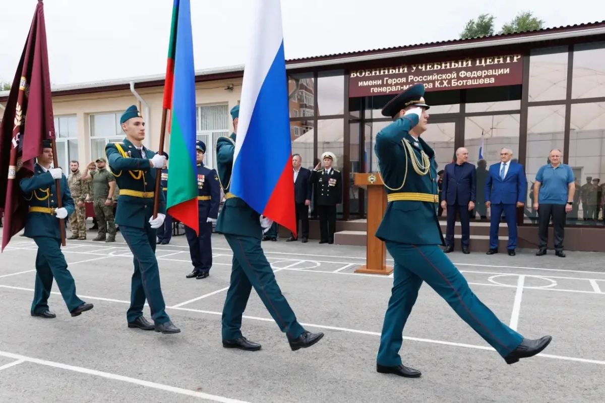 В Военном учебном центре им. К. Боташева при СКГА - первый выпуск! В Военном учебном центре им. К. Боташева при СКГА - первый выпуск!