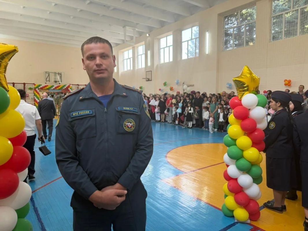 Сотрудники МЧС России задействованы в обеспечении безопасности праздничных мероприятий Сотрудники МЧС России задействованы в обеспечении безопасности праздничных мероприятий