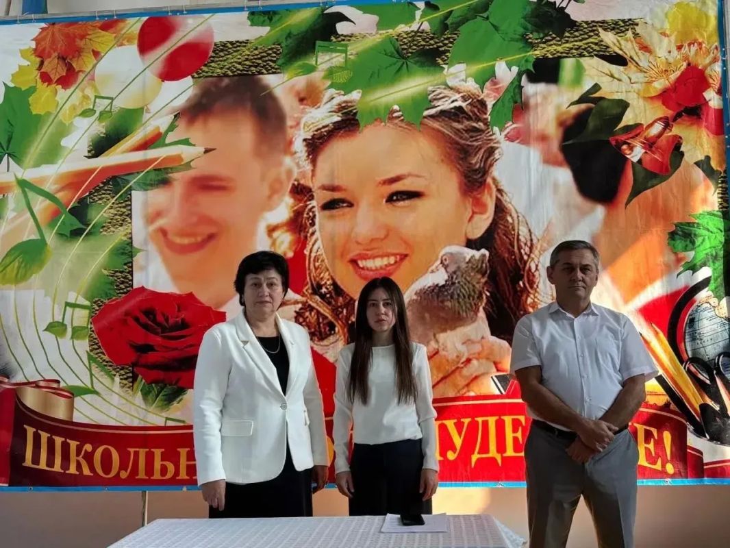 В День знаний работники Усть-Джегутинской межрайонной прокуратуры провели патриотические мероприятия со школьниками В День знаний работники Усть-Джегутинской межрайонной прокуратуры провели патриотические мероприятия со школьниками