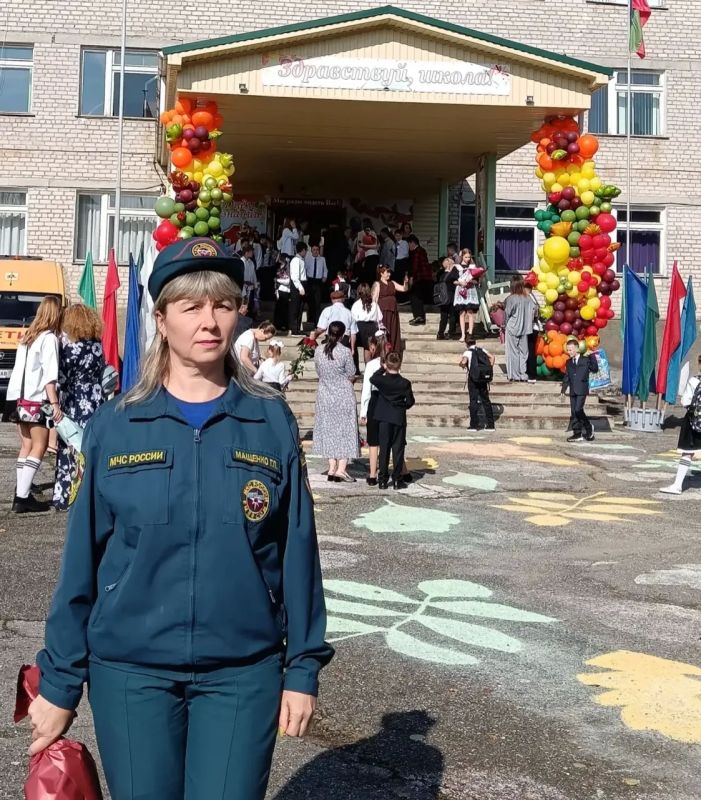 Сотрудники МЧС России задействованы в обеспечении безопасности праздничных мероприятий Сотрудники МЧС России задействованы в обеспечении безопасности праздничных мероприятий