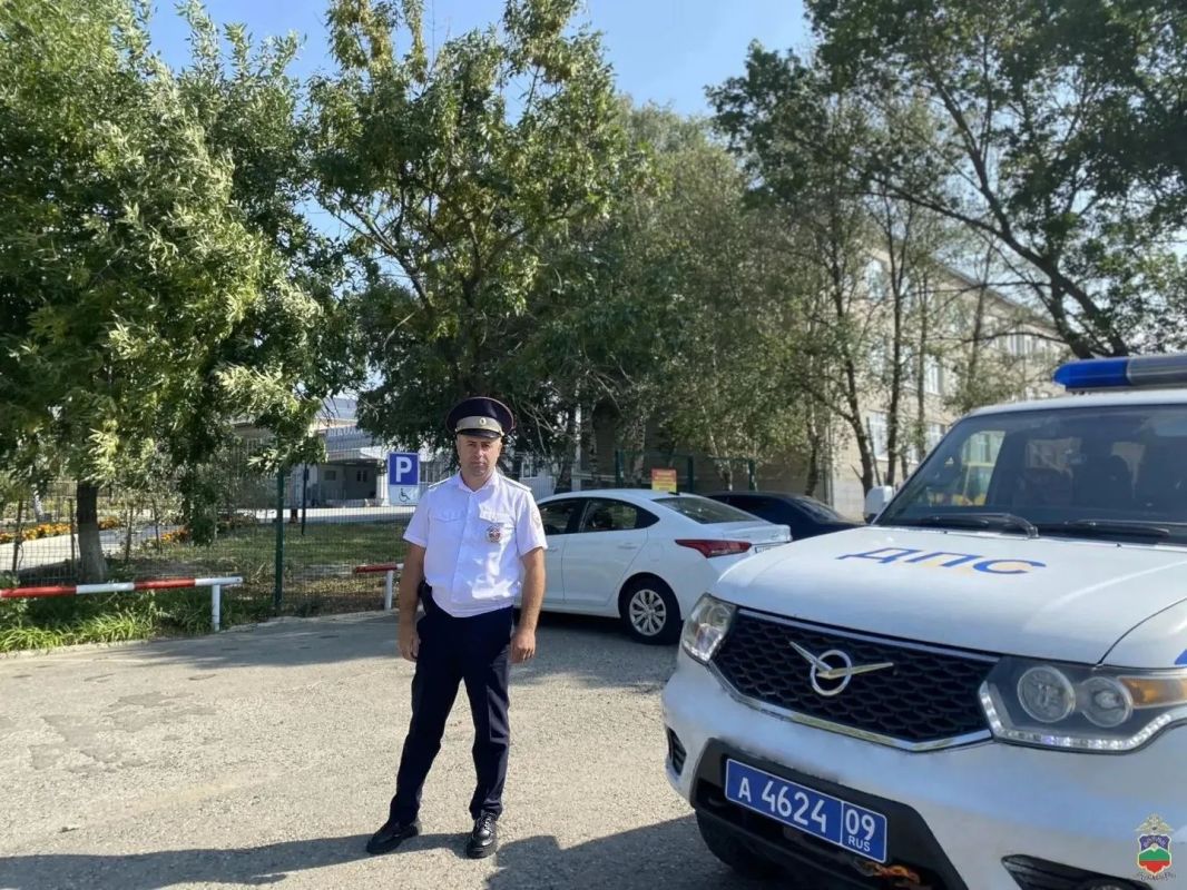Полиция Карачаево-Черкесии обеспечила правопорядок на праздничных мероприятиях, посвященных Дню знаний Полиция Карачаево-Черкесии обеспечила правопорядок на праздничных мероприятиях, посвященных Дню знаний