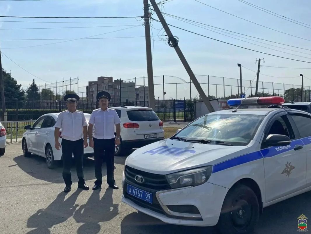 Полиция Карачаево-Черкесии обеспечила правопорядок на праздничных мероприятиях, посвященных Дню знаний Полиция Карачаево-Черкесии обеспечила правопорядок на праздничных мероприятиях, посвященных Дню знаний