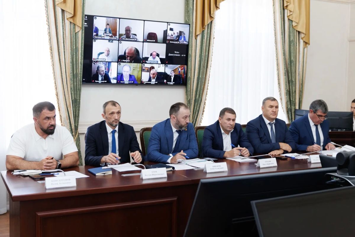 Под председательством премьер-министра Правительства КарачаевоЧеркесии Мурата Олеговича Аргунова прошло совещание по повышению эффективности системы обращения с твёрдыми коммунальными отходами на территории республики Под председательством премьер-министра Правительства КарачаевоЧеркесии Мурата Олеговича Аргунова прошло совещание по повышению эффективности системы обращения с твёрдыми коммунальными отходами на территории республики