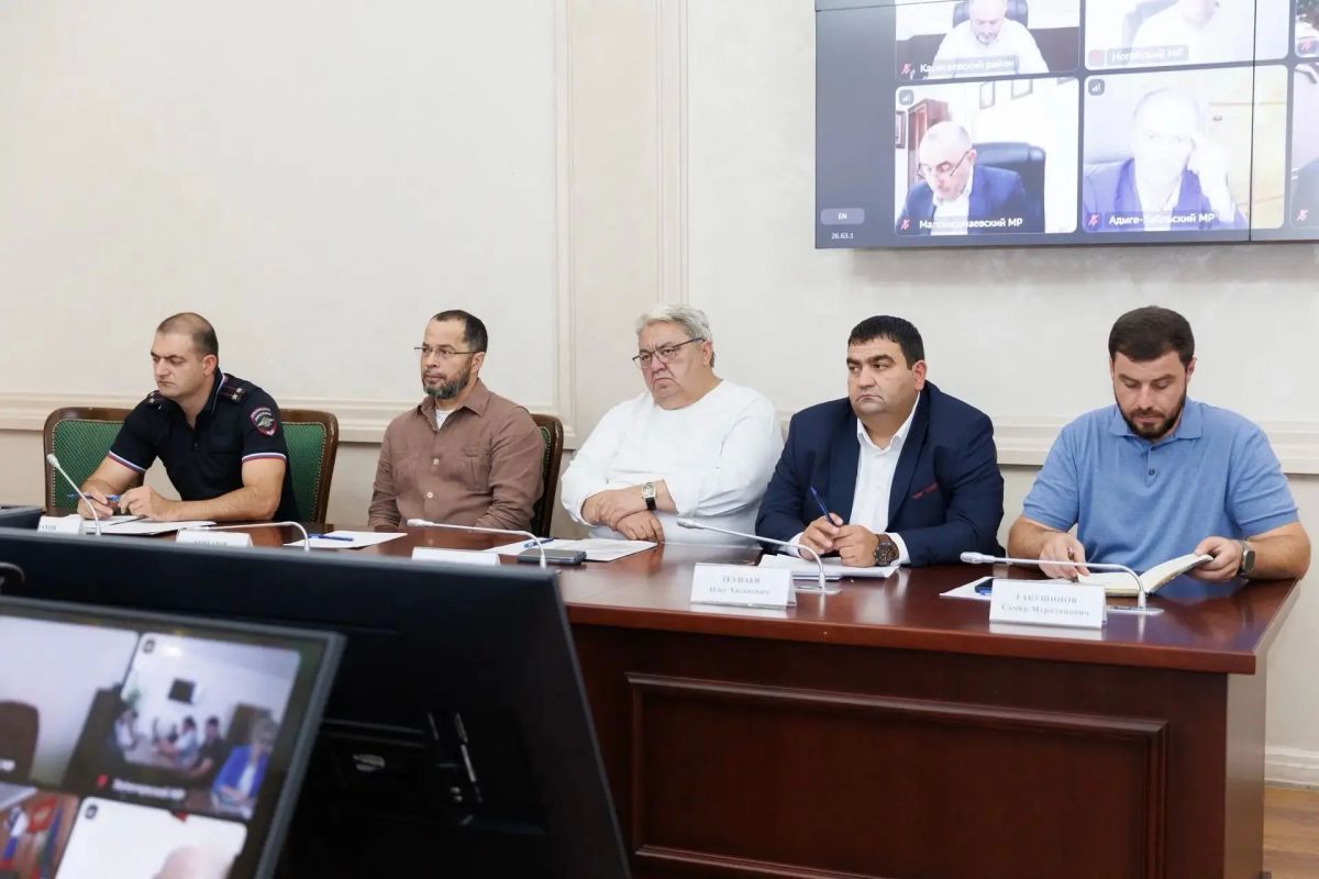 Под председательством премьер-министра Правительства КЧР Мурата Аргунова прошло совещание по повышению эффективности системы обращения с твёрдыми коммунальными отходами на территории республики Под председательством премьер-министра Правительства КЧР Мурата Аргунова прошло совещание по повышению эффективности системы обращения с твёрдыми коммунальными отходами на территории республики
