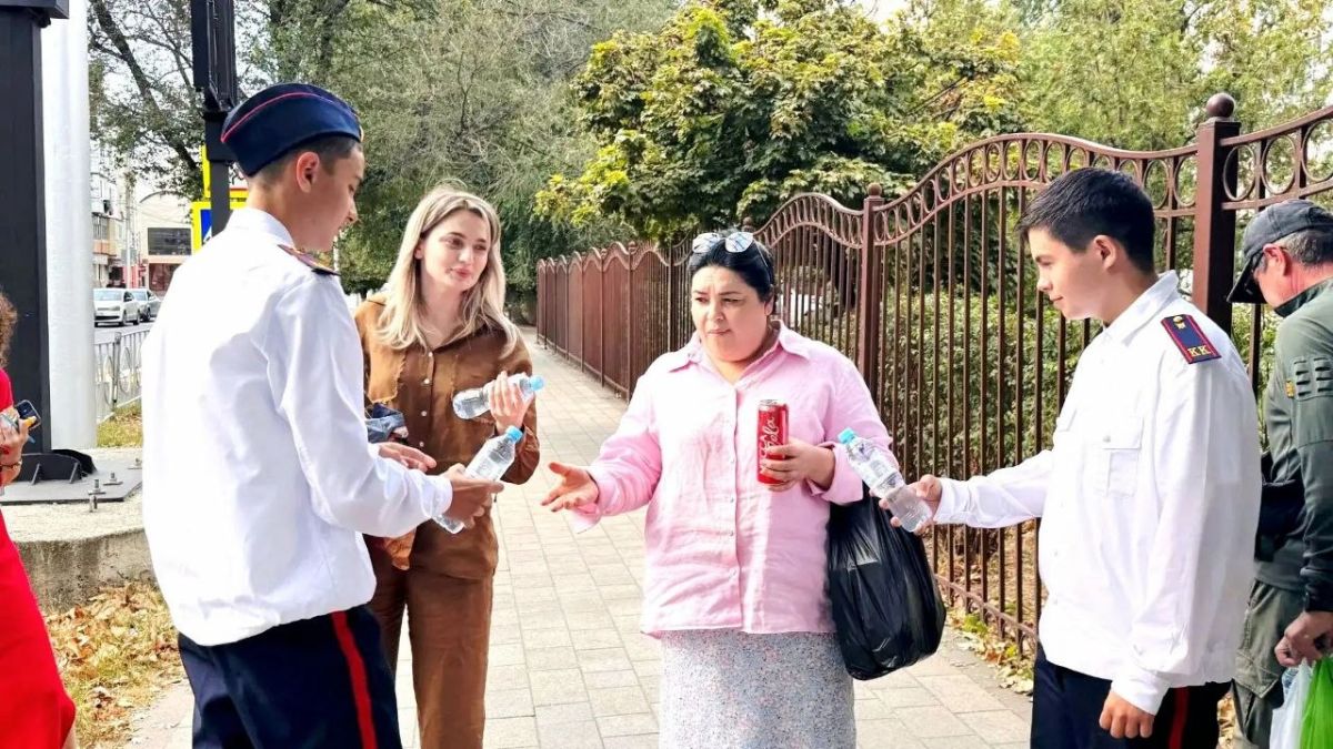 В рамках оперативно профилактического мероприятия «Внимание-дети!» в период инспектором по пропаганде безопасности дорожного движения Отдела МВД России по г.Черкесску совместо с руководителем Всероссийской молодёжной... В рамках оперативно профилактического мероприятия «Внимание-дети!» в период инспектором по пропаганде безопасности дорожного движения Отдела МВД России по г.Черкесску совместо с руководителем Всероссийской молодёжной...