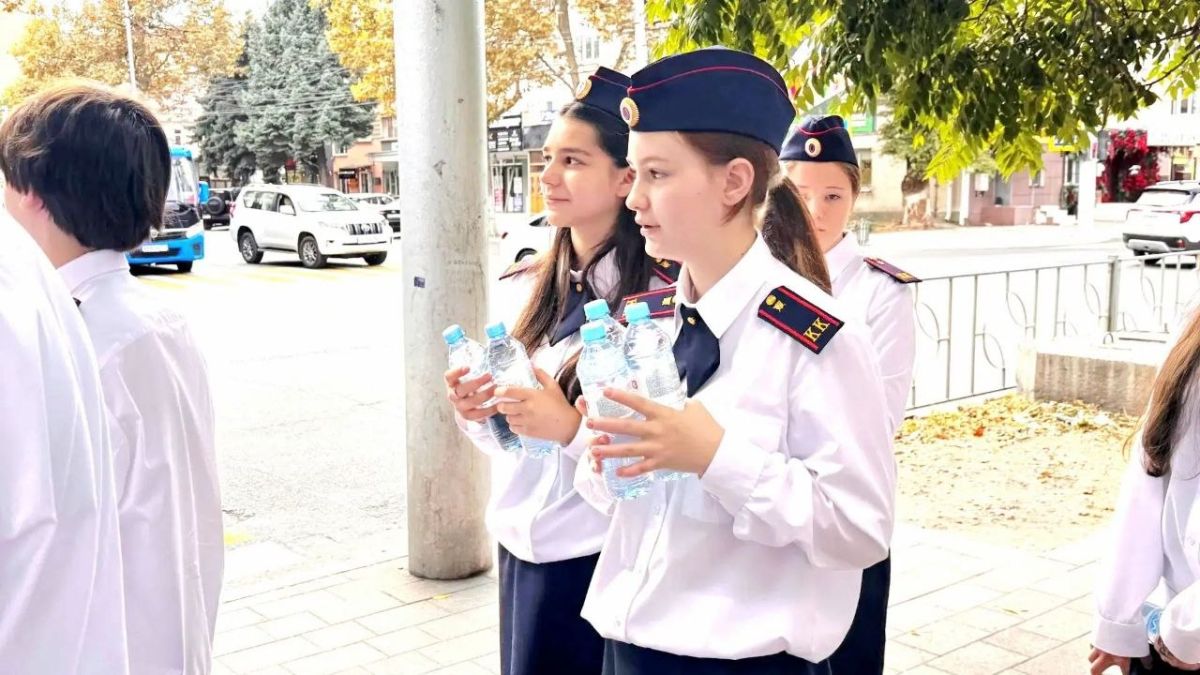 В рамках оперативно профилактического мероприятия «Внимание-дети!» в период инспектором по пропаганде безопасности дорожного движения Отдела МВД России по г.Черкесску совместо с руководителем Всероссийской молодёжной... В рамках оперативно профилактического мероприятия «Внимание-дети!» в период инспектором по пропаганде безопасности дорожного движения Отдела МВД России по г.Черкесску совместо с руководителем Всероссийской молодёжной...