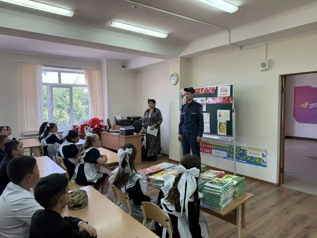 В школах Малокарачаевского и Прикубанского районов сотрудники МЧС России провели уроки по безопасности В школах Малокарачаевского и Прикубанского районов сотрудники МЧС России провели уроки по безопасности