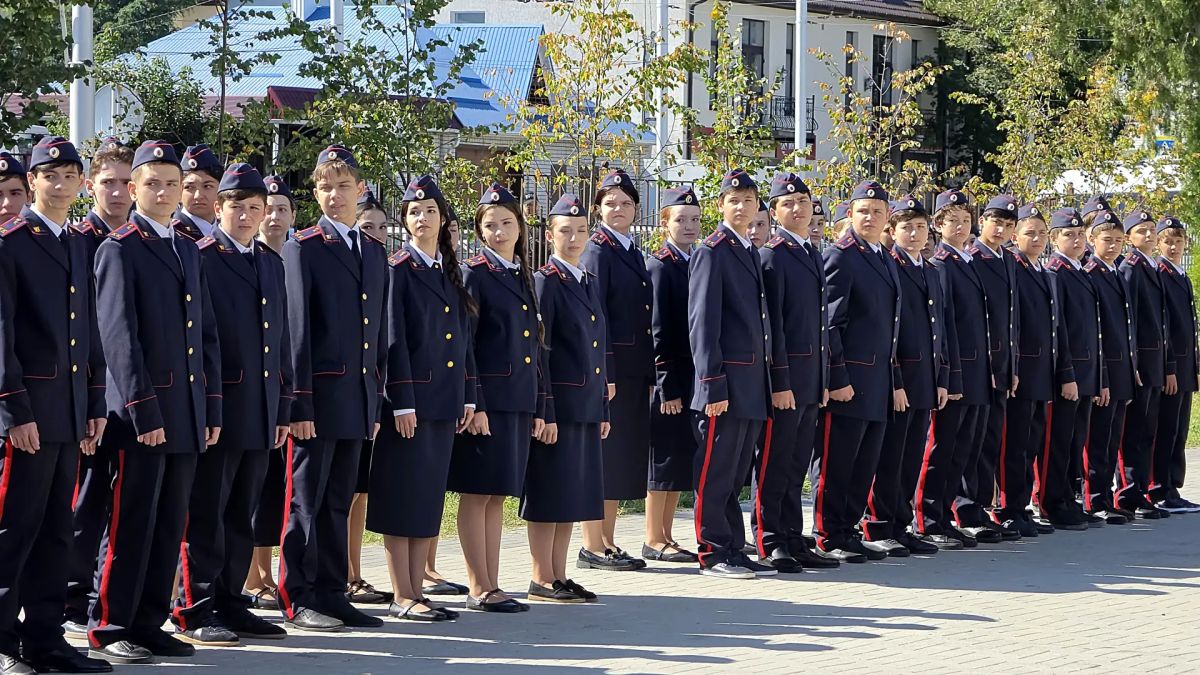 В Черкесске ученики профильных кадетских классов СК России приняли клятву кадета В Черкесске ученики профильных кадетских классов СК России приняли клятву кадета