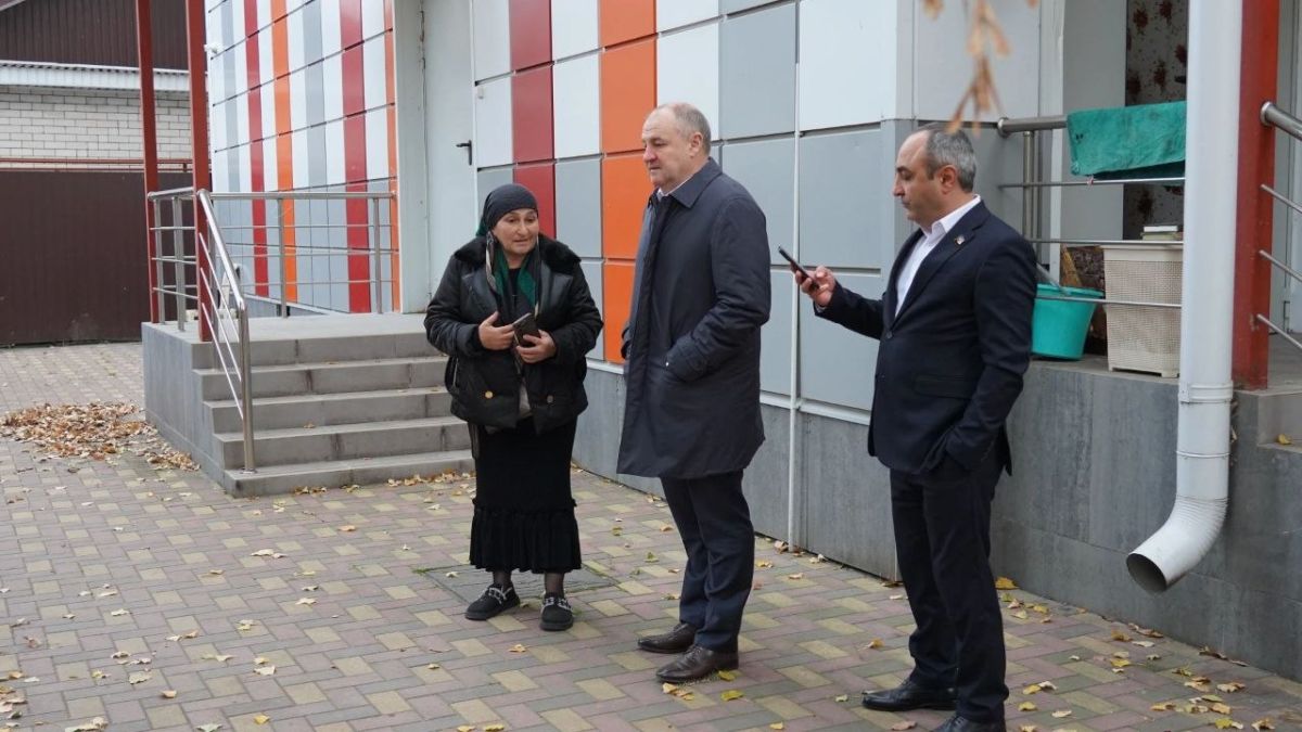 В очередной раз на имя Председателя Народного Собрания КЧР Александра Иванова поступил ряд Благодарственных писем от жителей КЧР со словами признательности в адрес депутатов за решение проблем, с которыми они обращались в... В очередной раз на имя Председателя Народного Собрания КЧР Александра Иванова поступил ряд Благодарственных писем от жителей КЧР со словами признательности в адрес депутатов за решение проблем, с которыми они обращались в...