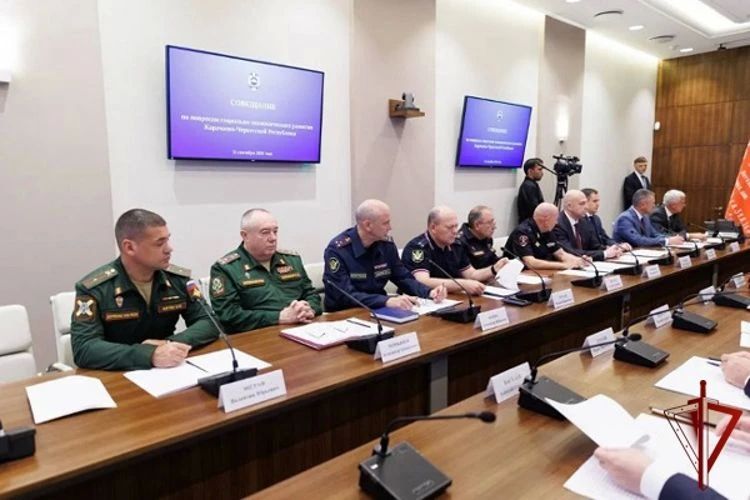 Начальник Управления Росгвардии по Карачаево-Черкесской Республике принял участие в правительственном совещании Начальник Управления Росгвардии по Карачаево-Черкесской Республике принял участие в правительственном совещании