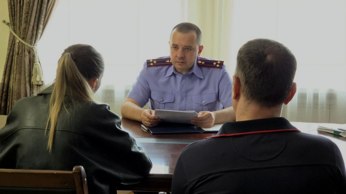 Руководитель следственного управления СК России по Карачаево-Черкесской Республике провел прием граждан Руководитель следственного управления СК России по Карачаево-Черкесской Республике провел прием граждан