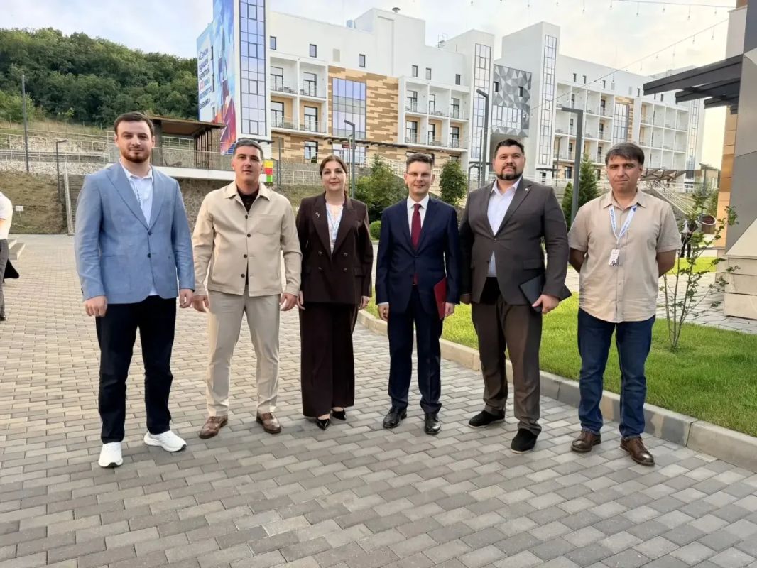 В Центре знаний «Машук» при поддержке Аппарата полномочного представителя Президента РФ в СКФО проходит научно-образовательный форум «Российский Кавказ: история, современность и образ будущего» В Центре знаний «Машук» при поддержке Аппарата полномочного представителя Президента РФ в СКФО проходит научно-образовательный форум «Российский Кавказ: история, современность и образ будущего»