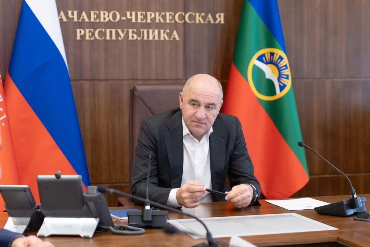 Рашид Темрезов: Добрый день! В преддверии важного для нашей страны и республики события - Единого дня голосования в качестве кандидата на должность Главы Карачаево-Черкесии провёл рабочие встречи с представителями фракций... Рашид Темрезов: Добрый день! В преддверии важного для нашей страны и республики события - Единого дня голосования в качестве кандидата на должность Главы Карачаево-Черкесии провёл рабочие встречи с представителями фракций...