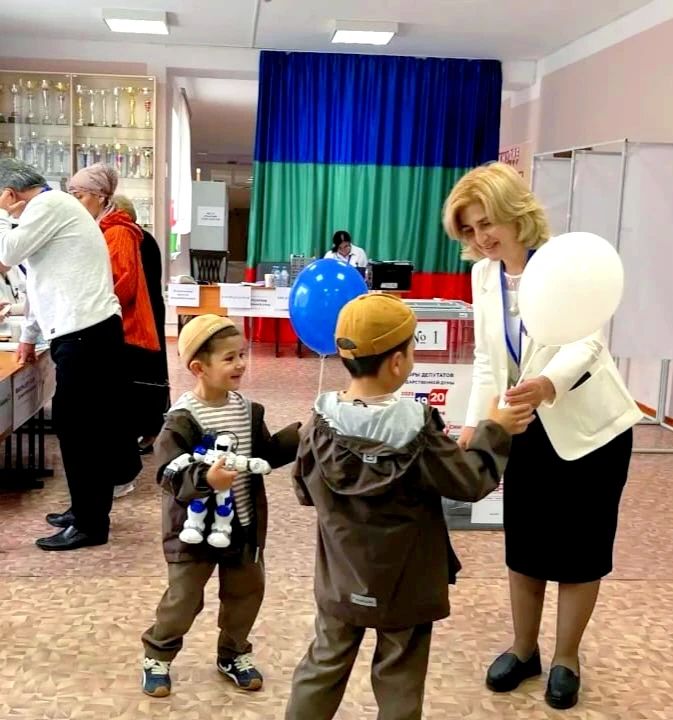 ГОЛОСУЕМ ВСЕЙ СЕМЬЕЙ!. Поход на выборы это хорошая возможность не только выразить свою гражданскую позицию, но и сделать это вместе с самыми близкими ГОЛОСУЕМ ВСЕЙ СЕМЬЕЙ!. Поход на выборы это хорошая возможность не только выразить свою гражданскую позицию, но и сделать это вместе с самыми близкими