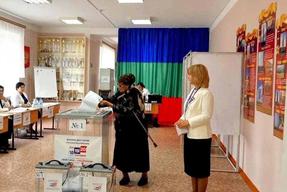 Представители старшего поколения традиционно активны, одними из первых сегодня посетили избирательные участки Карачаево-Черкесии и реализовали свое активное избирательное право, подавая пример для молодёжи Представители старшего поколения традиционно активны, одними из первых сегодня посетили избирательные участки Карачаево-Черкесии и реализовали свое активное избирательное право, подавая пример для молодёжи