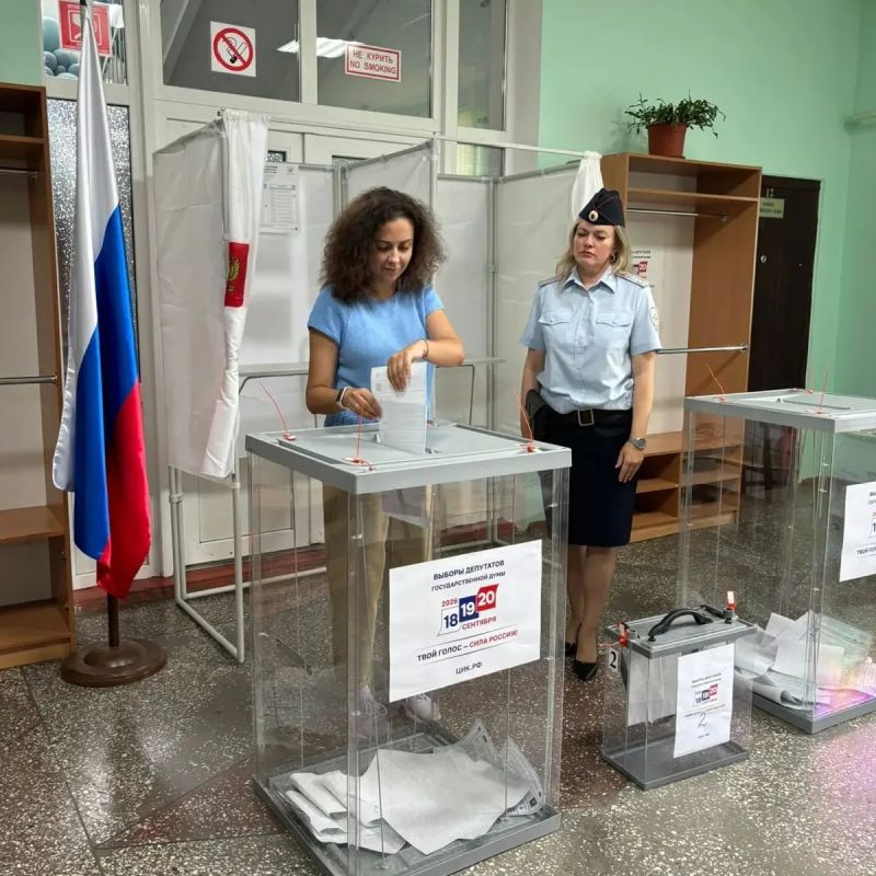 Сотрудники МВД по Карачаево-Черкесской Республике несут службу в местах голосования, обеспечивая порядок и безопасность Сотрудники МВД по Карачаево-Черкесской Республике несут службу в местах голосования, обеспечивая порядок и безопасность